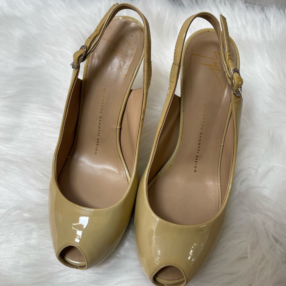 Giuseppe Zanotti Peep Toe Patent Leather Slingback Pumps size 39